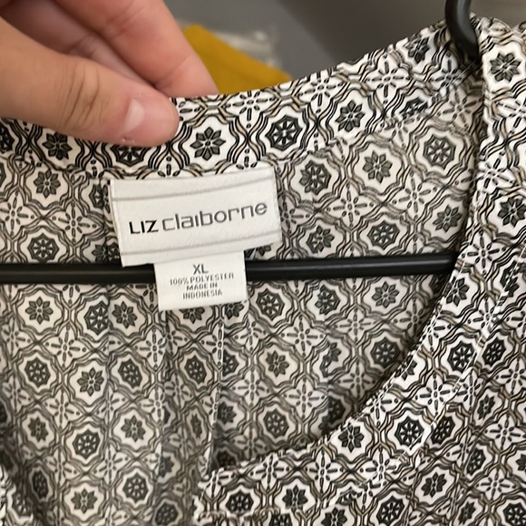 Professional too - Picture 2 of 4